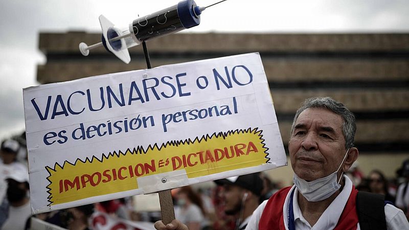 Los antivacunas contagiados lamentan no confiar en la ciencia