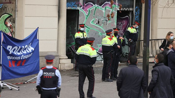 Telediario 2 - Más de 200 menores viven en locales ocupados y asentamientos de Barcelona ante la falta de vivienda social