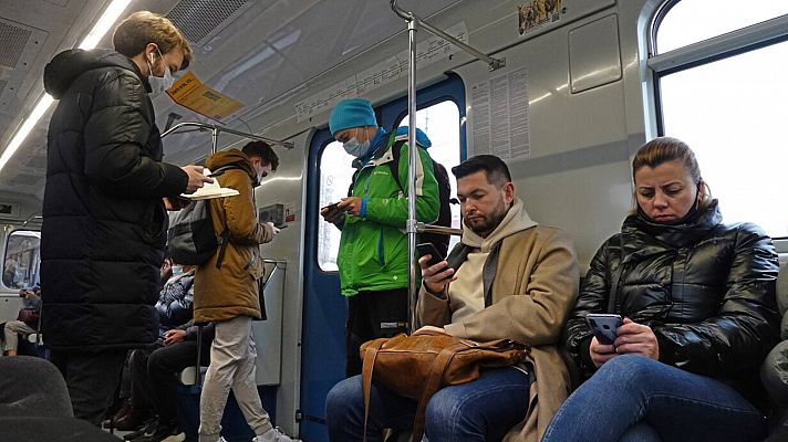 Telediario 2 - Cámaras con reconocimiento facial, el nuevo método para pagar el metro en Moscú