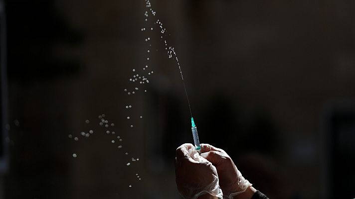 Telediario 1 - Tercera dosis de la vacuna COVID: la mezcla sí importa