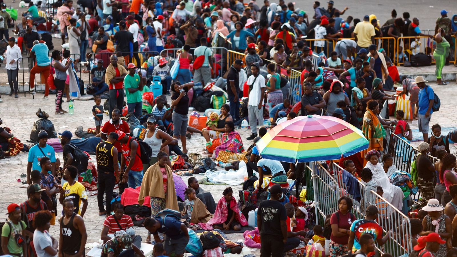 Biden recupera el programa 'Quédate en México' de Trump por orden de un juez federal