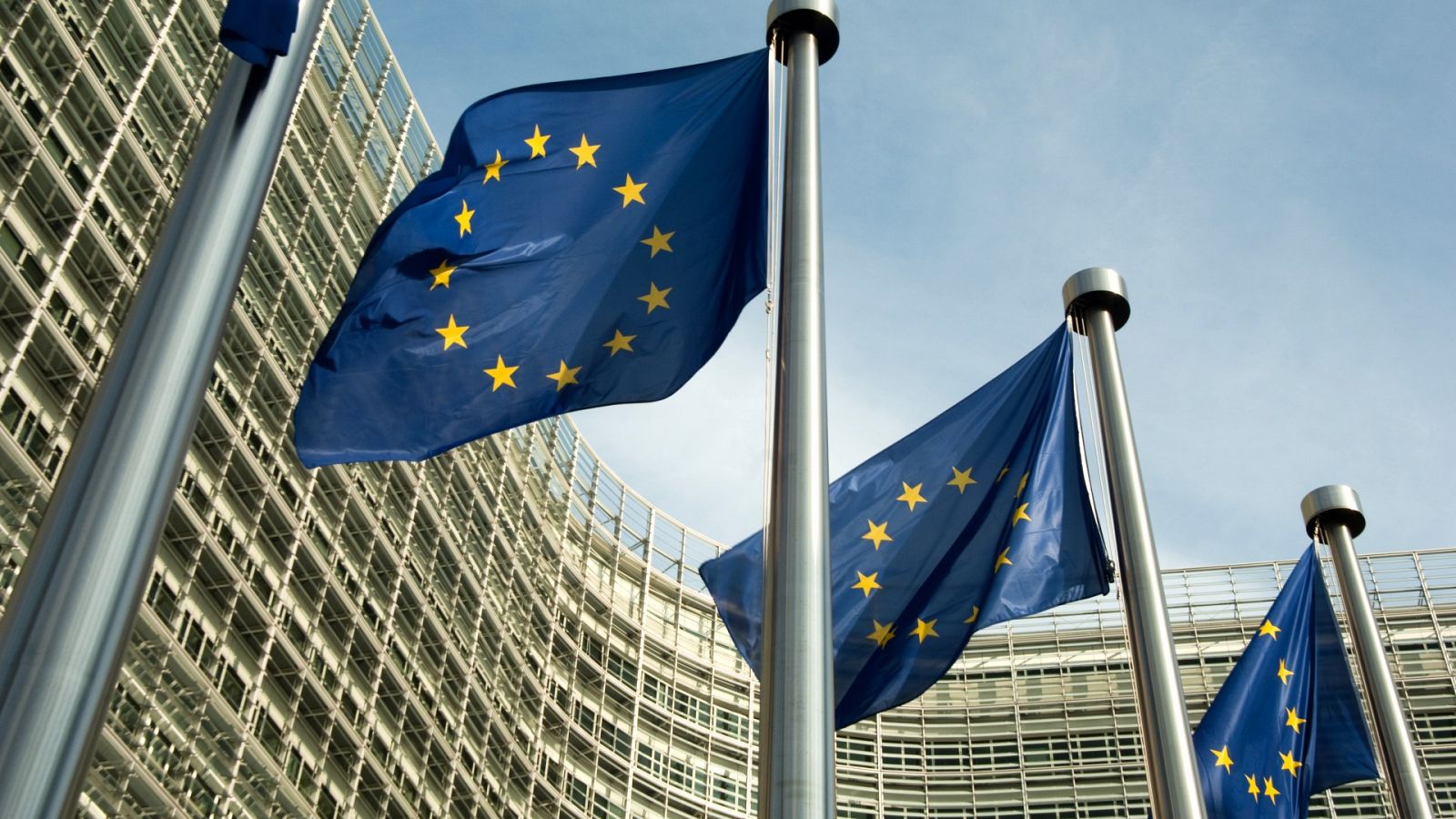 La Comisión Europea autoriza los primeros 10.000 millones en ayudas de los fondos para España