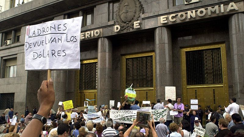 Veinte años del corralito en Argentina
