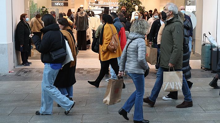 Telediario Fin de Semana - Aglomeraciones en varias ciudades por el puente