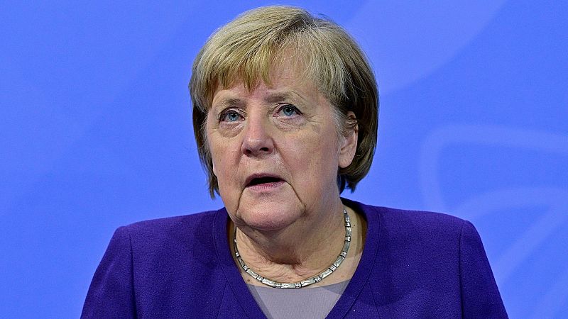 Merkel llama a la vacunación en su último mensaje a la nación