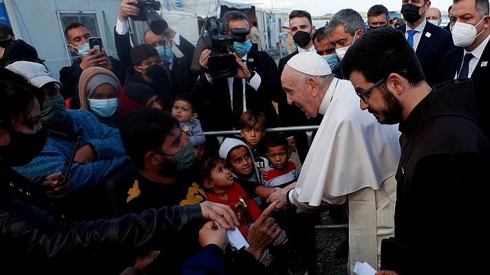 El papa pide parar el "naufragio" de la inmigración
