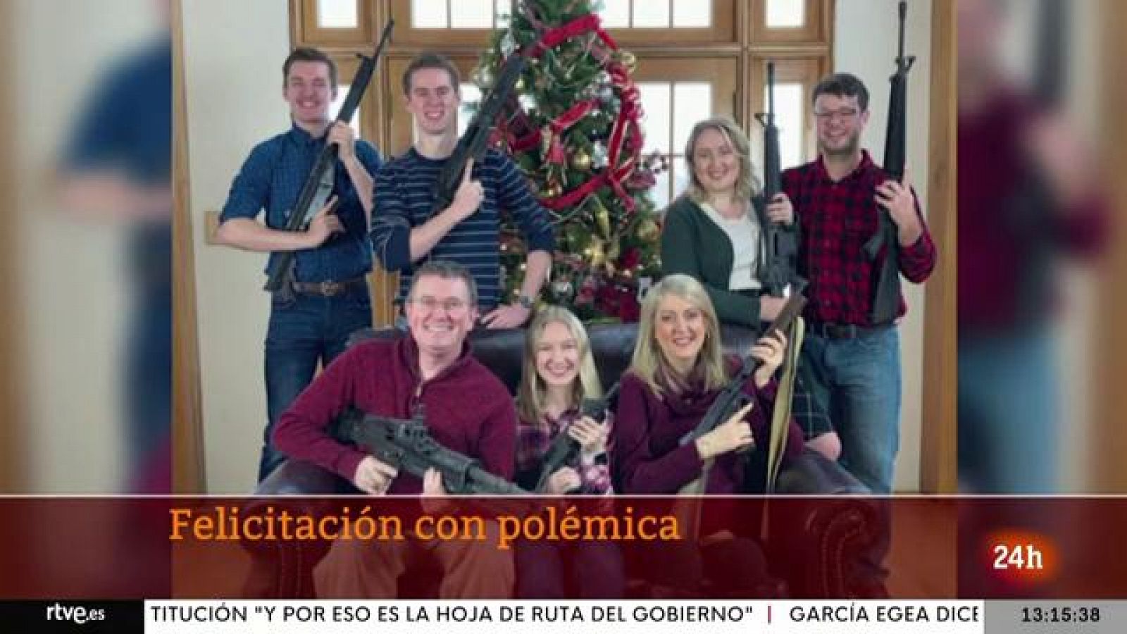 Polémica por la felicitación de un congresista y su familia armados días después del tiroteo de Michigan