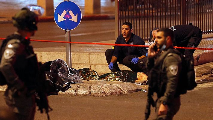 Telediario 1 - La Policía israelí mata a un agresor palestino en el suelo