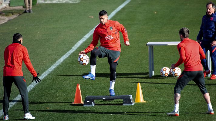 Telediario 1 - El Atlético se la juega en Champions con la defensa en cuadro