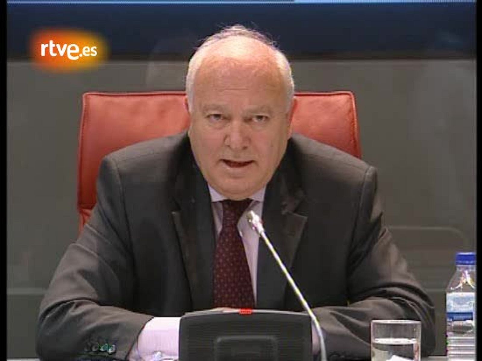 Moratinos anuncia que los tres marineros que sacaron del 'Alakrana' han vuelto al barco