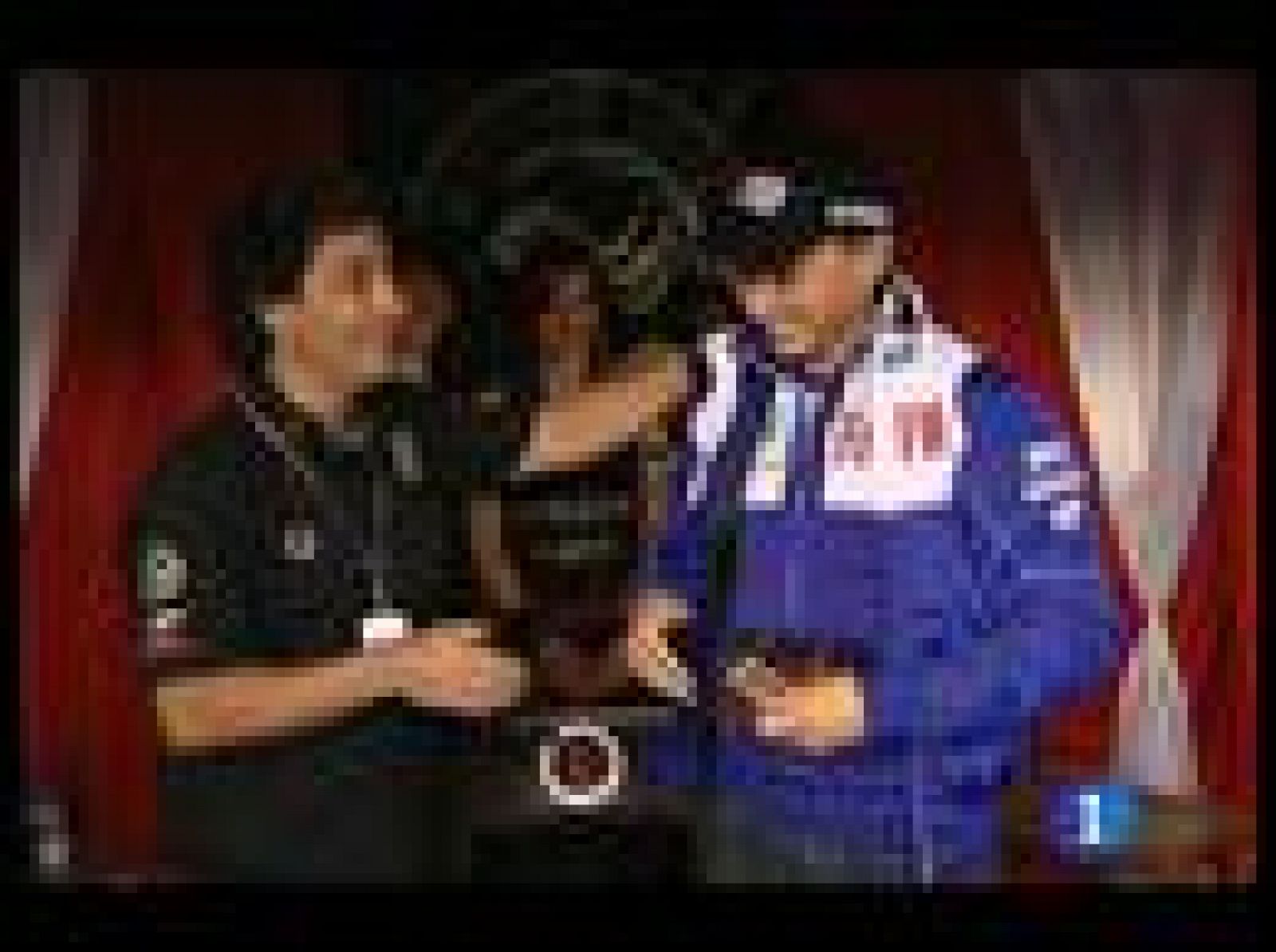 Lorenzo, socio de su propio club de fans, o espartanos por el circuito, algunas de las curiosidades de la primera jornada de la última carrera del Mundial de MotoGP.