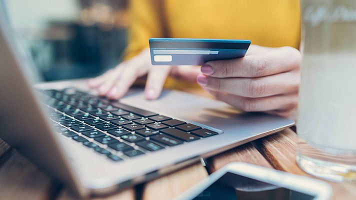 Telediario 1 - Los ERE de la banca dejan más de 18.600 despidos este año al abrigo de las fusiones y la digitalización