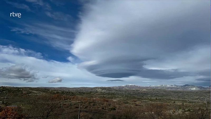 Intervalos de viento fuerte y/ o rachas muy fuertes en el litoral norte de Galicia, entorno de la cordillera Cantábrica, sistema Ibérico y entorno del bajo Ebro - ver ahora