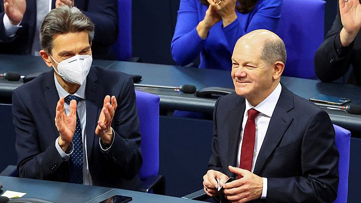 Informativo 24h - Alemania: Scholz es nuevo canciller y pone fin a era Merkel