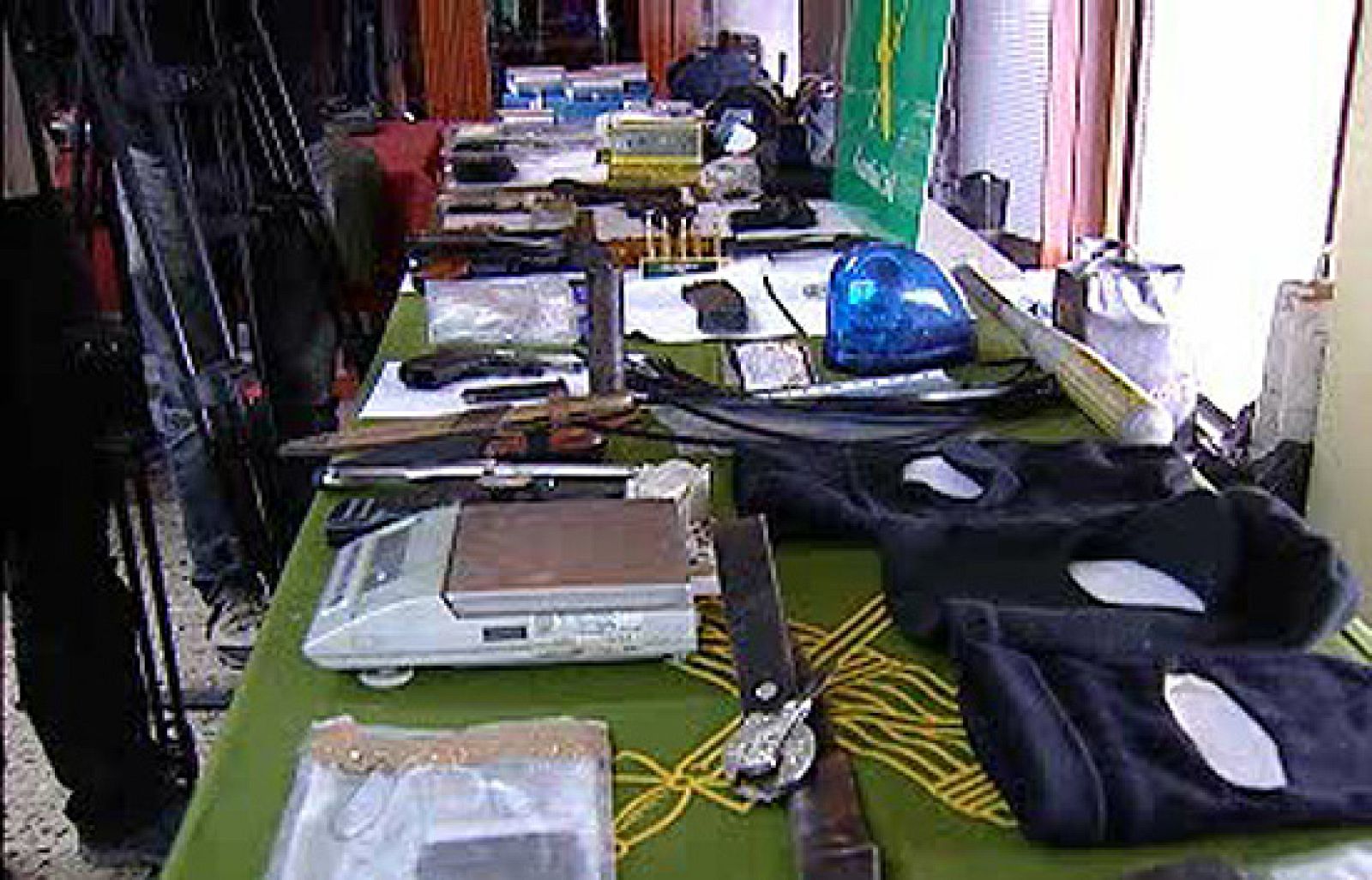 La Guardia Civil desarticula a una red que extorsionaba a empresarios | Ver