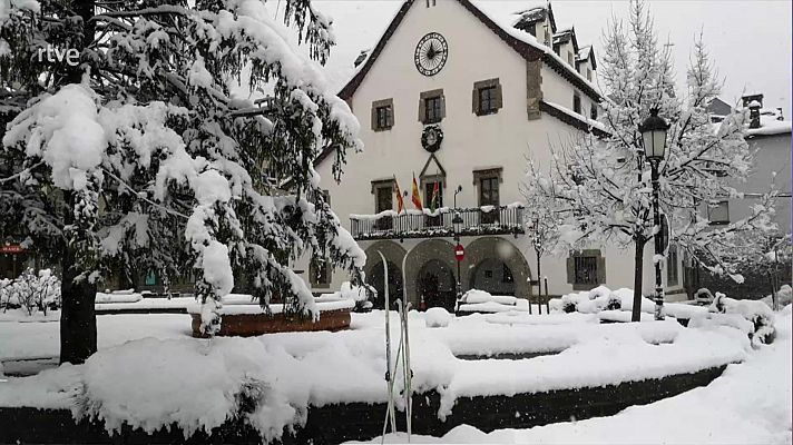 El tiempo - Vientos fuertes o con intervalos de fuerte del oeste o noroeste en las áreas cantábrica y mediterránea, Canarias y zonas de montaña del norte y este peninsular
