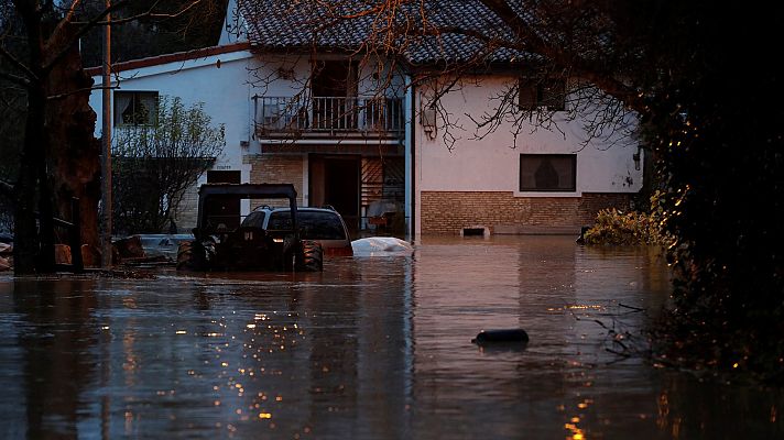 Informativo 24h - Las intensas lluvias provocan inundaciones en Navarra y el País Vasco