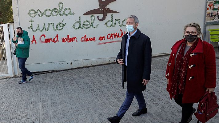 Informativo 24h - La Justicia ordena a la Generalitat proteger a la familia de Canet que pidió clases en castellano
