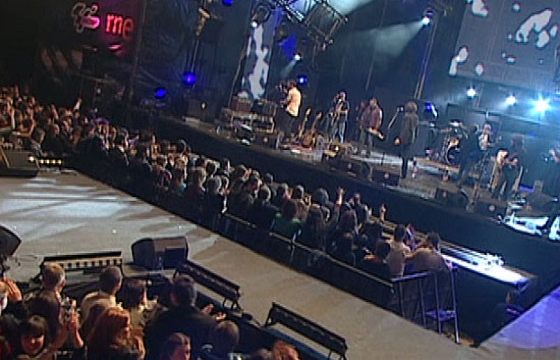 Valencia ha acogido la última edición de 'MotoGP en concierto' de la temporada. Amaral, Malendi, La Cabra Mecánica, Danza Invisible y 84 fueron los grupos invitados.