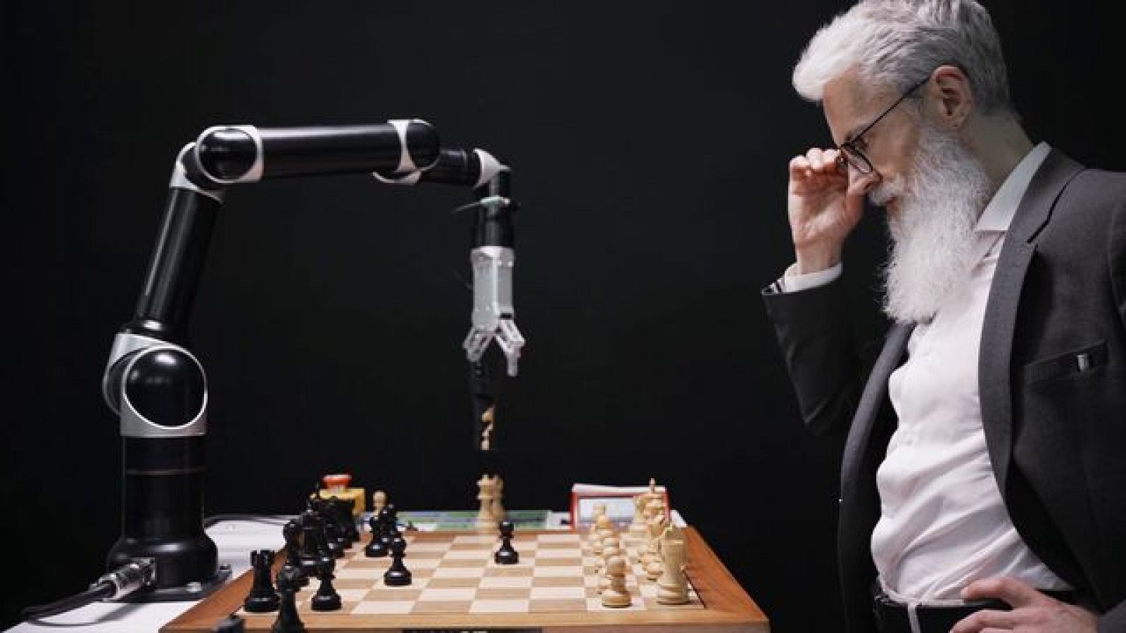 Comienza la era humano-máquina*