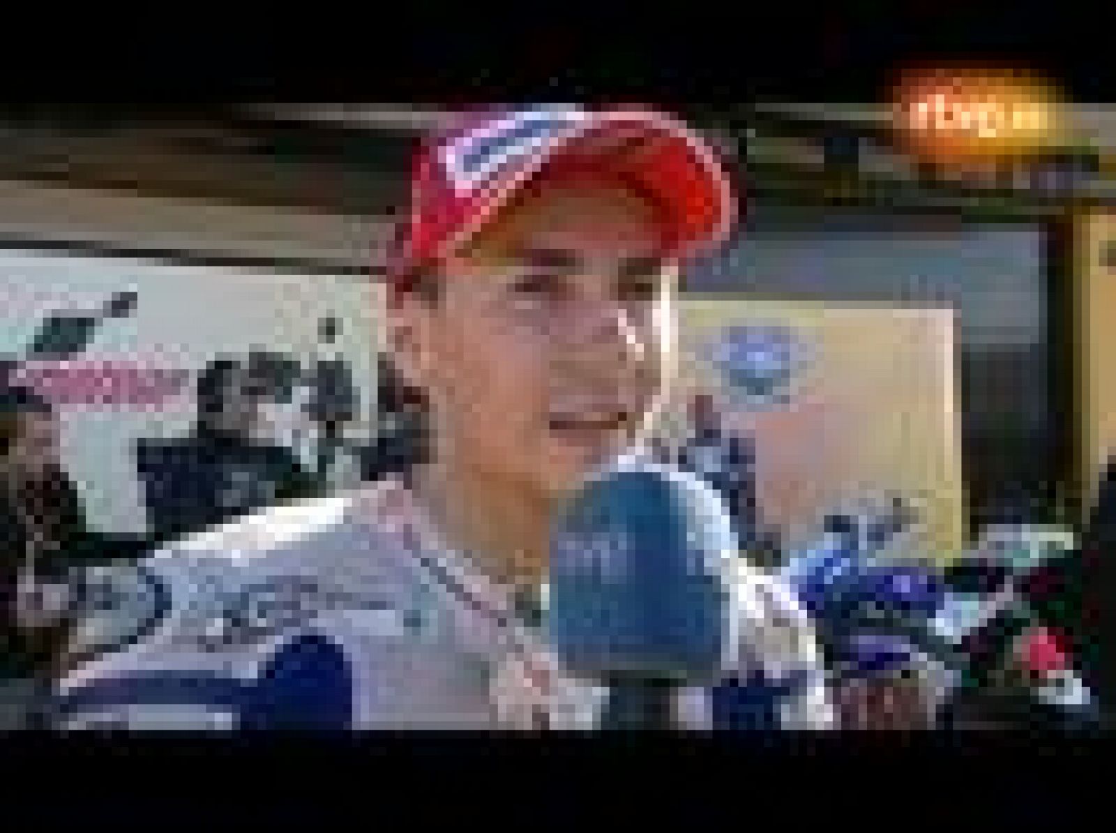 Jorge lorenzo, que ha finalizado tercero en Cheste, ha querido felicitar a Dani Pedrosa por su victoria en la carrera.