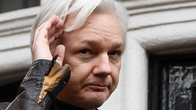 Reino Unido acepta extraditar a Assange