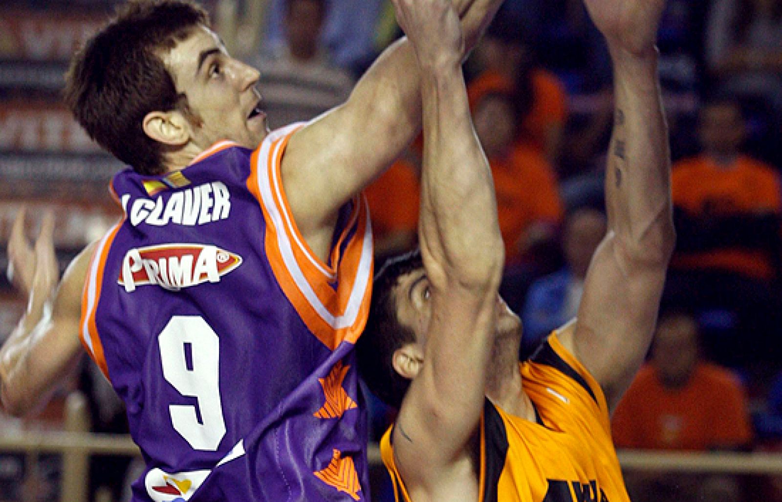 El Valencia se impuso con claridad al Ayuda en Acción, que ha visto como su buen comienzo se ha esfumado con dos derrotas consecutivas.