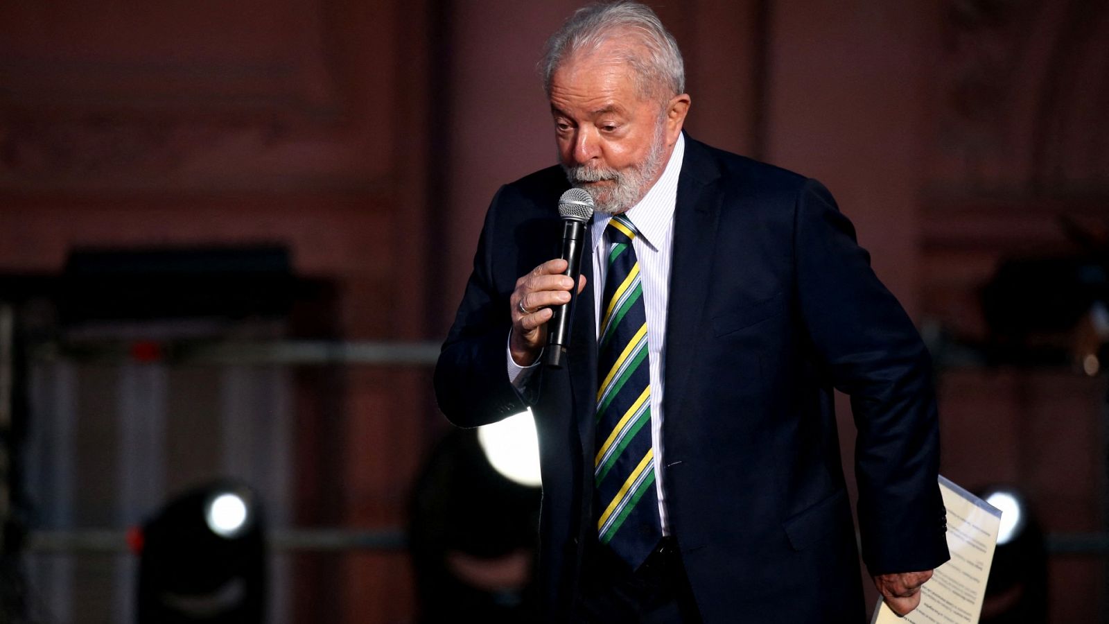 Argentina celebra 38 años de democracia con la asistencia de Lula