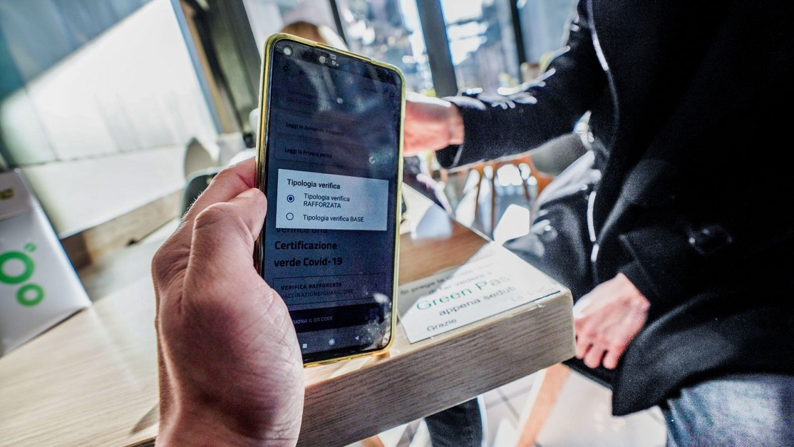 Italia extiende el uso del pasaporte COVID | Ver