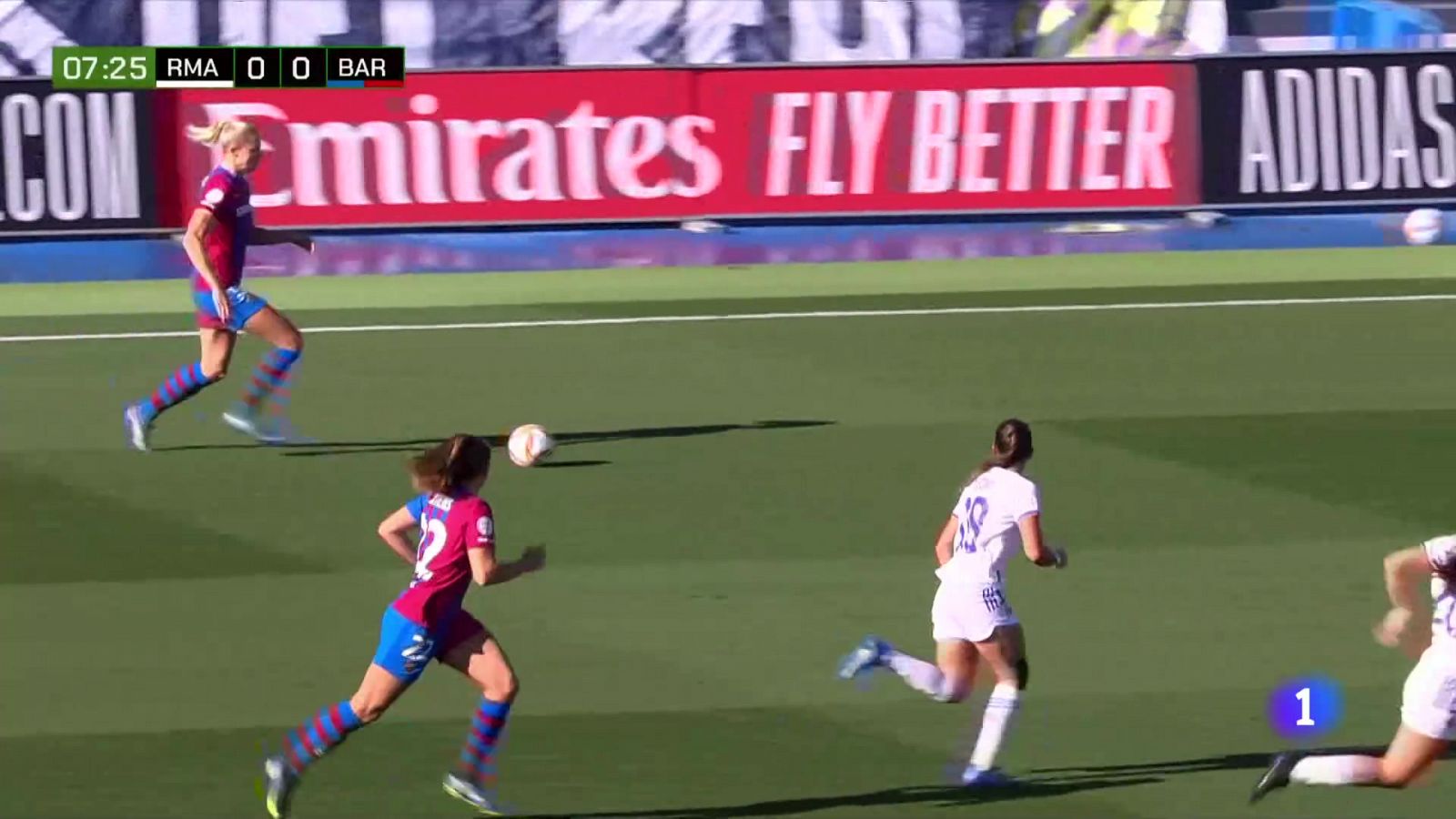 El Barça se impone al Madrid en el Clásico femenino | Ver