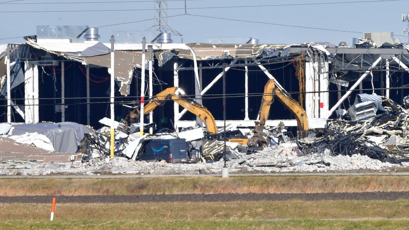 Seis estados en EE.UU. sufren los efectos de los tornados