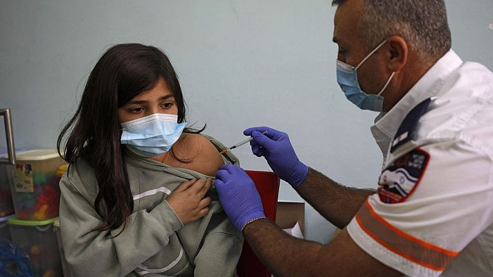 Telediario Fin de Semana - Israel vacuna a los niños en su lucha contra la COVID y sus consecuencias: "Tiene un efecto positivo"