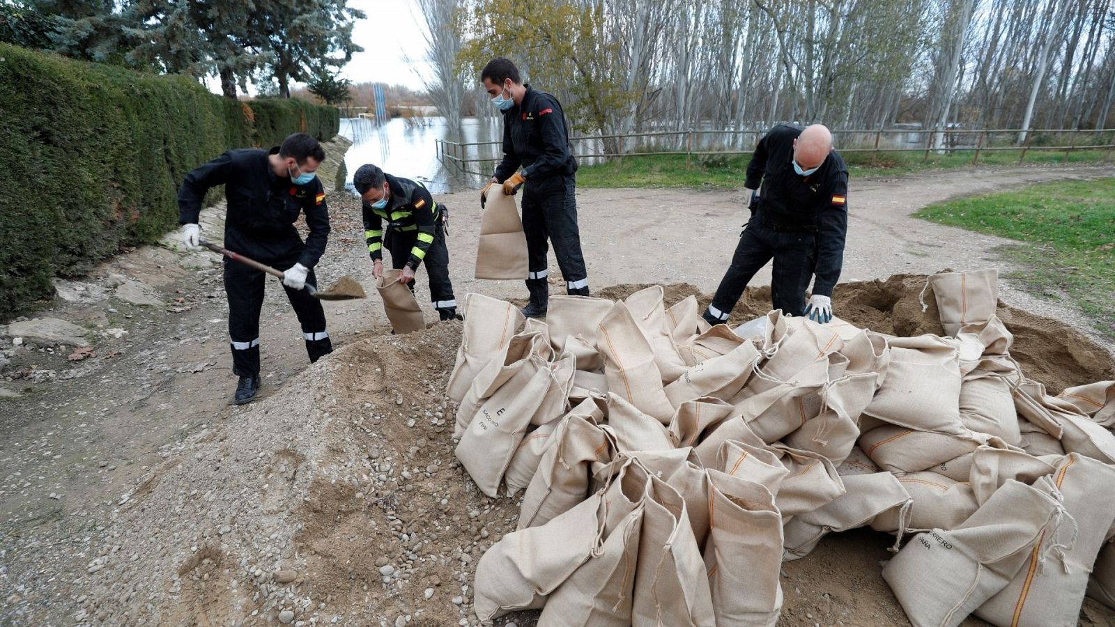 Aragón y Navarra en alerta por la crecida del río Ebro