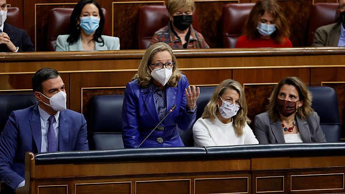 El PP acusa al Gobierno de "mentir" sobre la situación económica y Calviño contesta: "España lidera la recuperación"