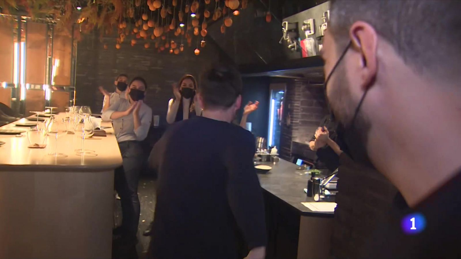 El chef marbellí Dani García ha vuelto a lo grande a la Guía Michelin, con dos estrellas | Ver