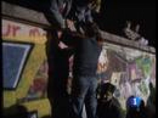  - La primera grieta del Muro de Berlí