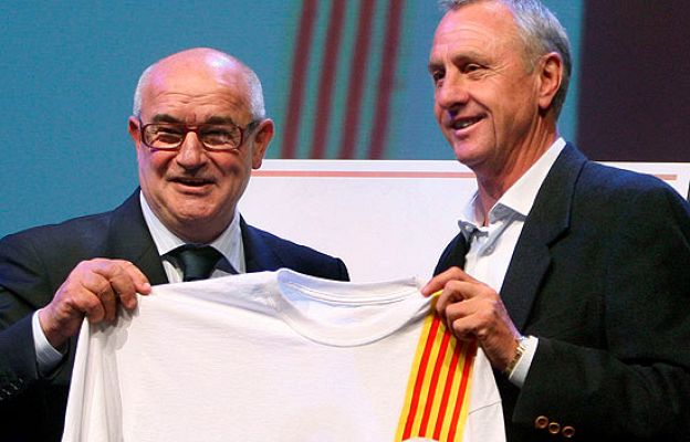  - Presentación 'galáctica' de Cruyff