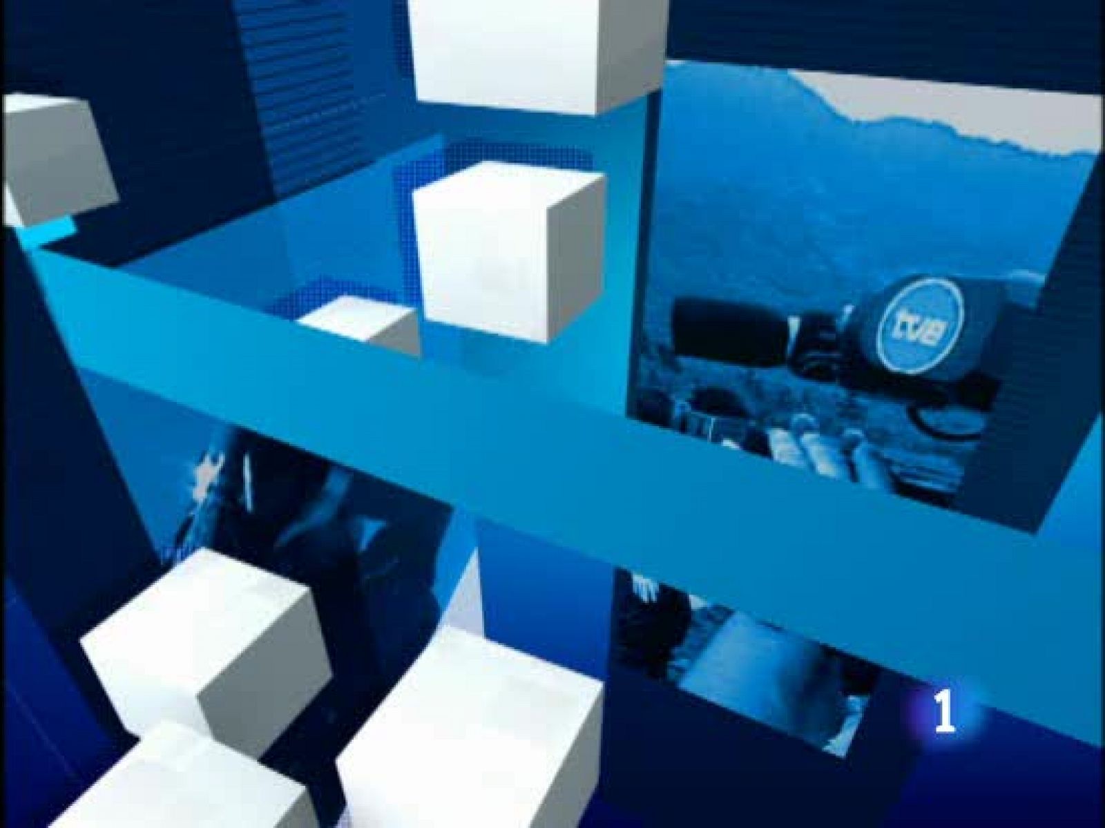 Reporteros del telediario - De pie en un autobús interurbano - Reporteros del Telediario | Ver