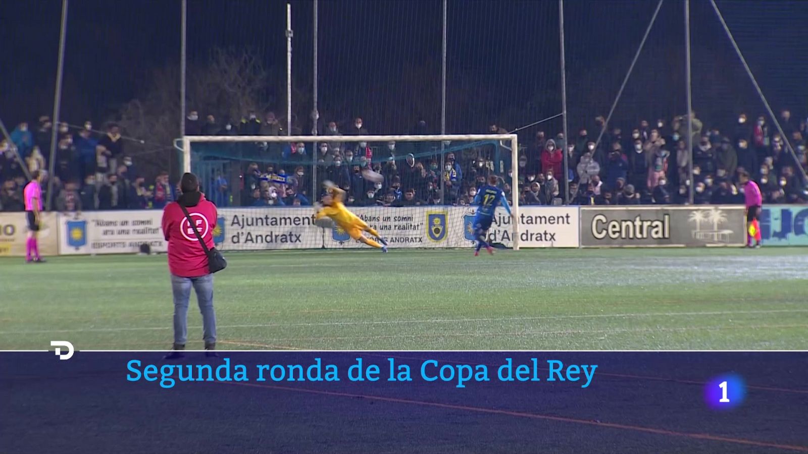 El Sevilla sufre hasta en los penaltis para eliminar al Andratx -- Ver ahora