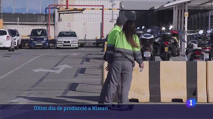 L'Informatiu - Nissan fabrica els ultims cotxes a Barcelona