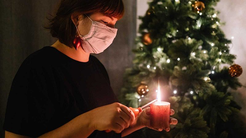 Duelo en Navidad: compartir la tristeza y respetar a quien no la celebra