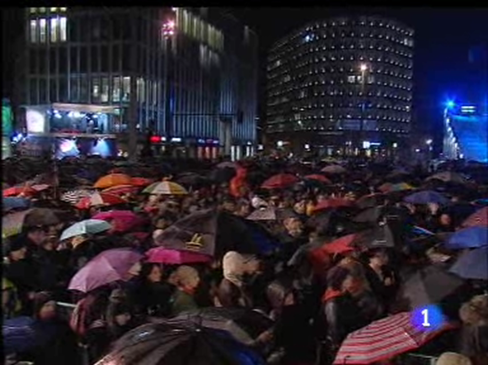 Personas de todo el mundo han viajado a Berlín para participar en las celebraciones | Ver