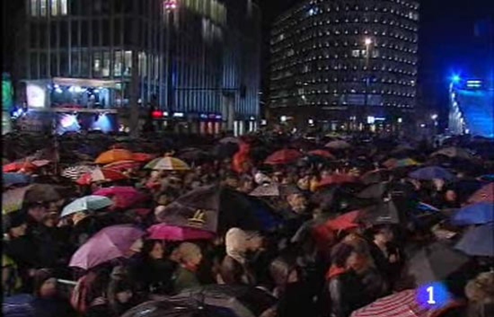   Personas de todo el mundo han viajado a Berlín para participar en las celebraciones de la caída del muro de Berlín