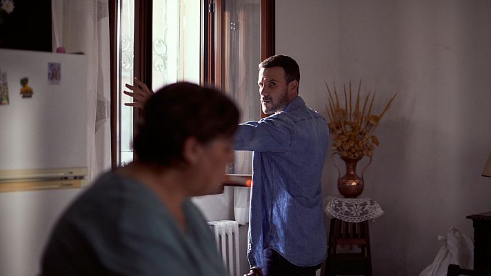 HIT - Hugo se enfrenta a la madre de Dan