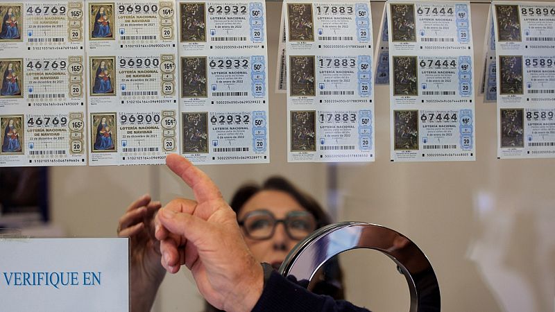 Las matemáticas responden: ¿merece la pena esperar durante horas para conseguir un décimo de loteria?