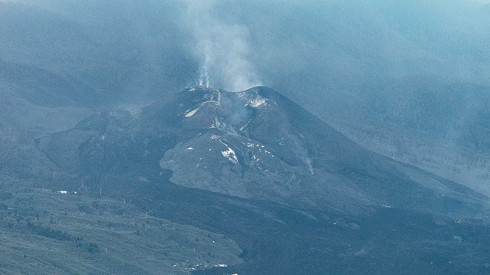 Telediario 1 - El paisaje que deja el volcán: centenares de casas engullidas por la ceniza