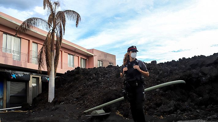 El dolor de ver tu casa enterrada por el volcán de Cumbre Vieja