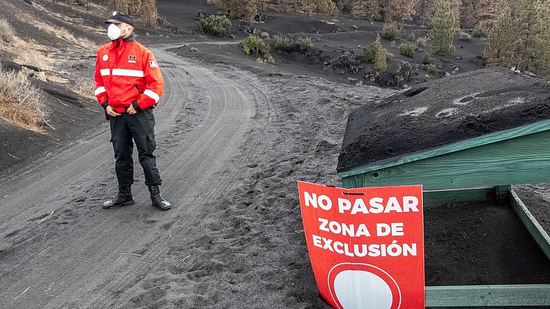 La vigilancia volcánica no descansa: "Las emergencias no entienden de fiestas"