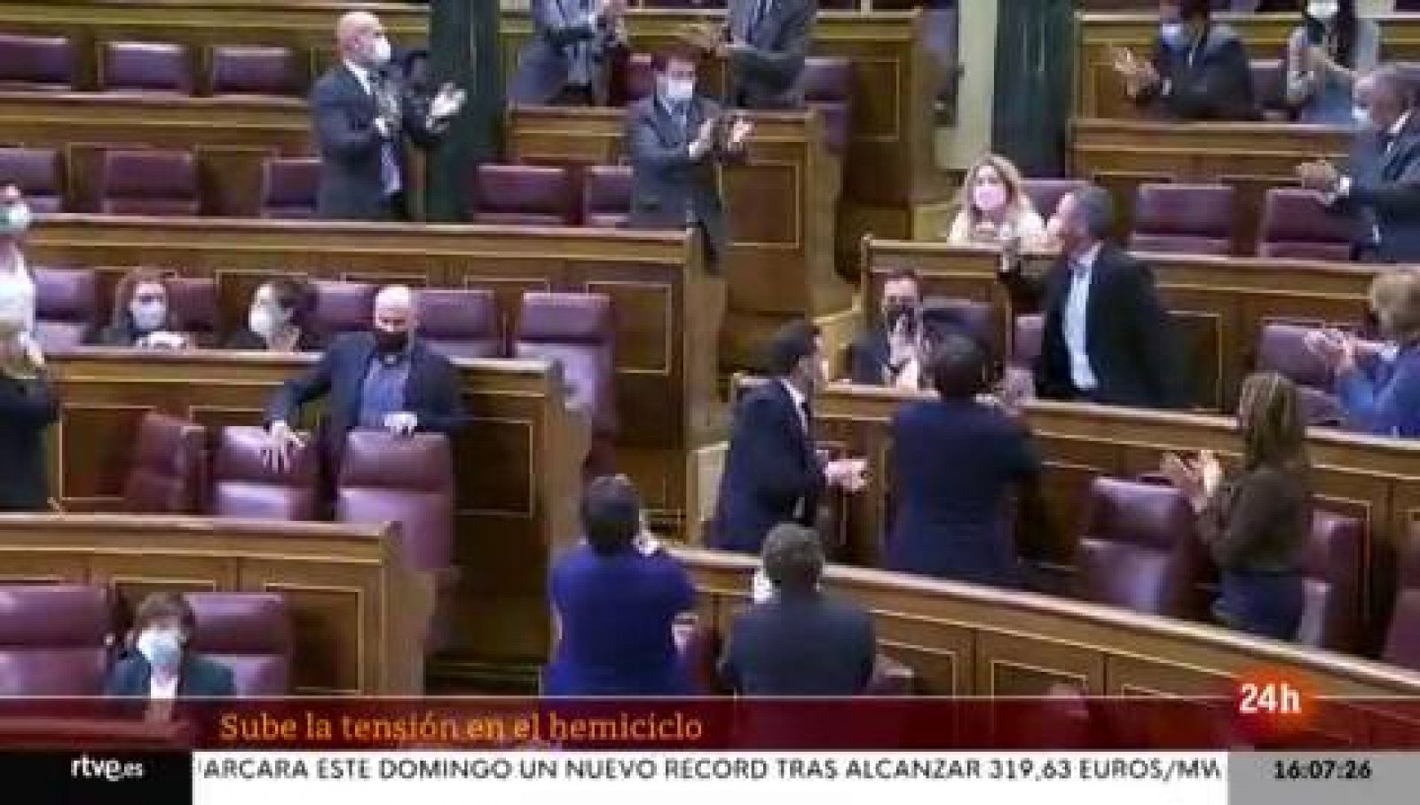 Parlamento - El foco parlamentario - Tensión en las sesiones del Congreso - 18/12/2021