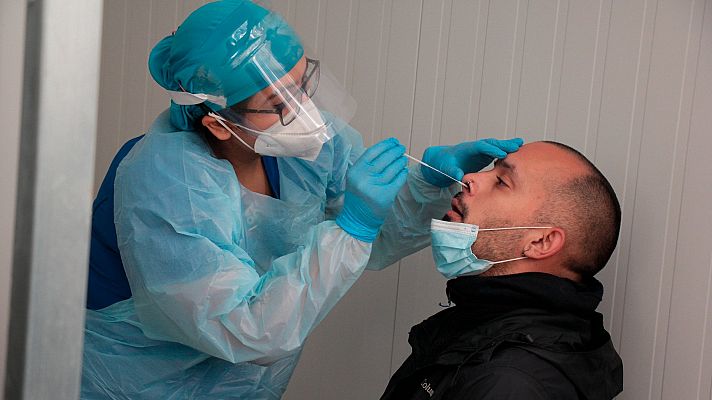 Telediario 1 - Aumentan la demanda de test y la saturación en los centros de salud: ¿qué hacer si soy positivo?